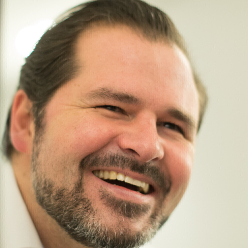 Lukas B.